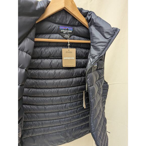 NWT Patagonia Men's Black Down Sweater Vest [Medium] - Picture 7 of 11